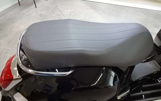 Gebrauchtmotorrad Vespa GTS 300 - Bild 5