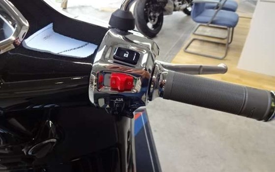 Gebrauchtmotorrad Vespa GTS 300 - Bild 7