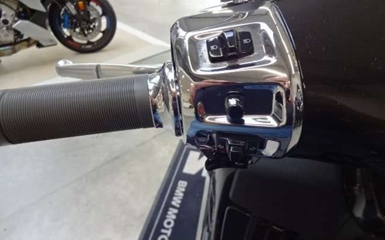 Gebrauchtmotorrad Vespa GTS 300 - Bild 9