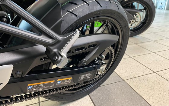 Neufahrzeug Kawasaki Z900 RS Black Ball Edition - Bild 13