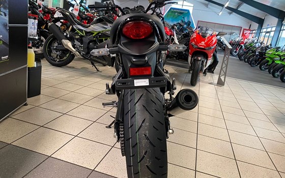 Neufahrzeug Kawasaki Z900 RS Black Ball Edition - Bild 8