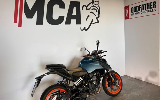 Gebrauchtmotorrad KTM 125 Duke - Bild 3