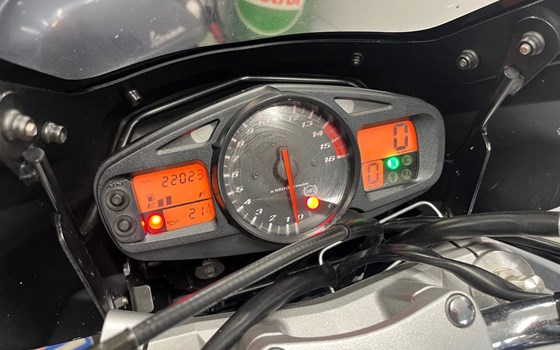 Gebrauchtmotorrad Suzuki GSR 600 - Bild 7