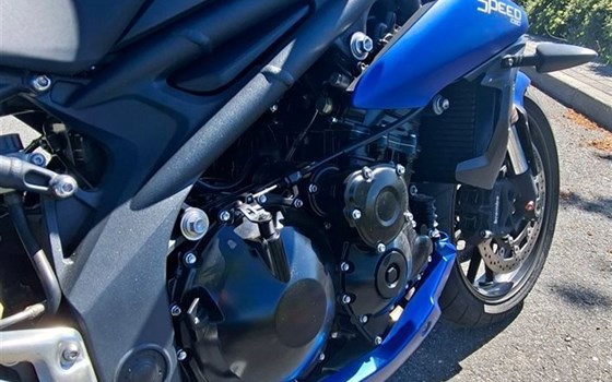 Gebrauchtmotorrad Triumph Speed Triple 1050 - Bild 10