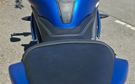 Gebrauchtmotorrad Triumph Speed Triple 1050 - Bild 6