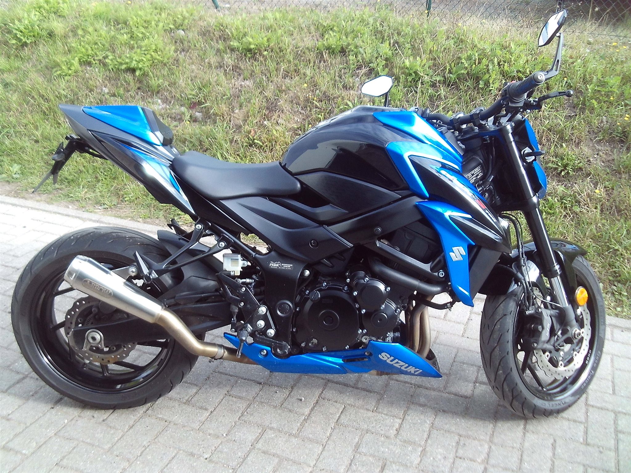 Suzuki GSX-S750