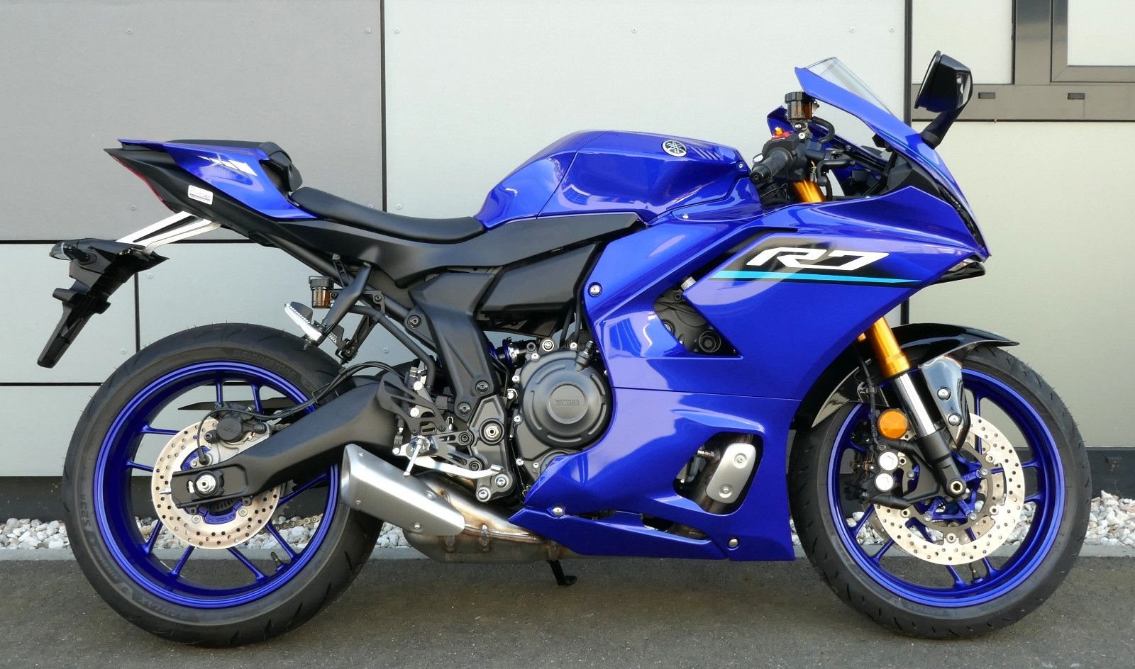 Yamaha R7