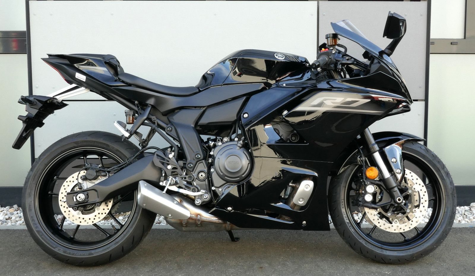Yamaha R7