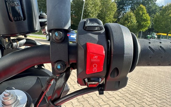 Gebrauchtmotorrad Aprilia Tuono 660 - Bild 11