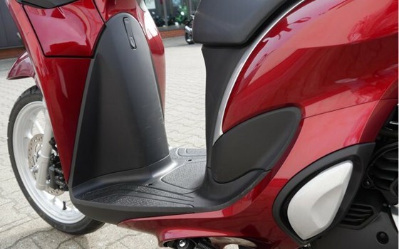 Gebrauchtmotorrad Honda SH125 - Bild 9