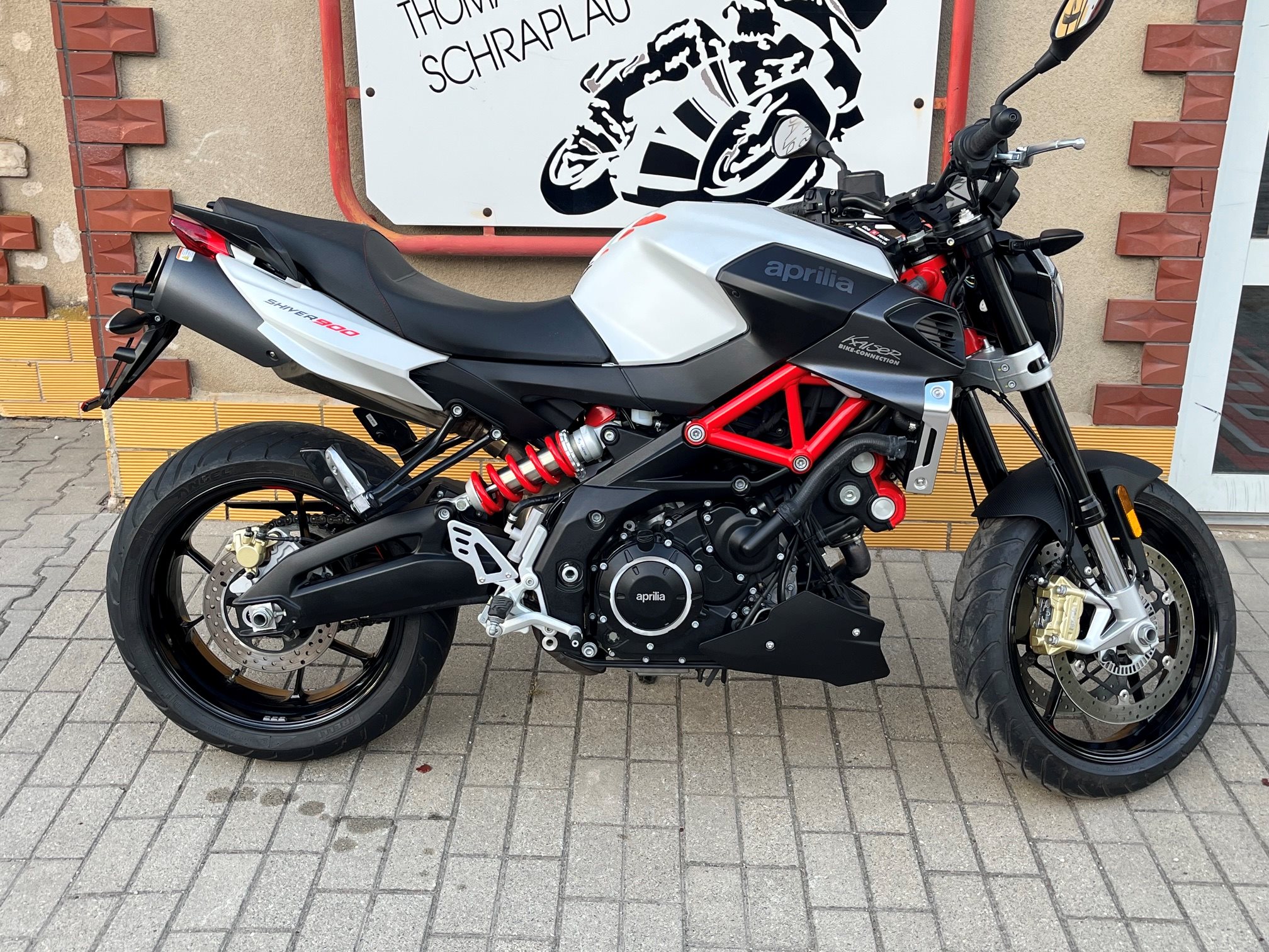 Aprilia Shiver 900