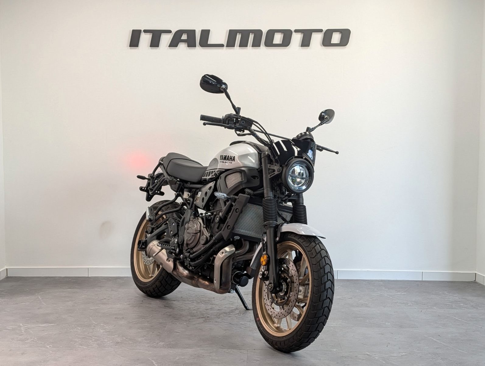 Yamaha XSR700