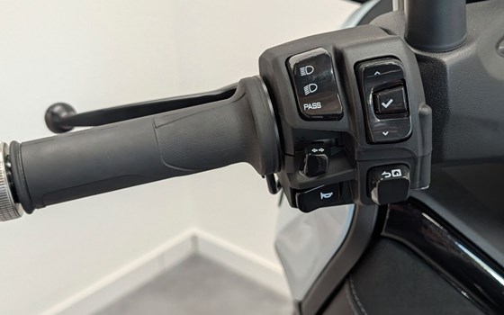 Gebrauchtmotorrad Yamaha XMAX 125 - Bild 8