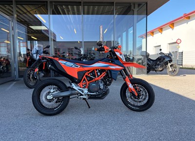 GEBRAUCHTFAHRZEUG KTM 690 SMC R