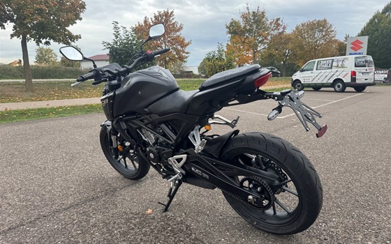 Gebrauchtmotorrad Honda CB125R - Bild 4