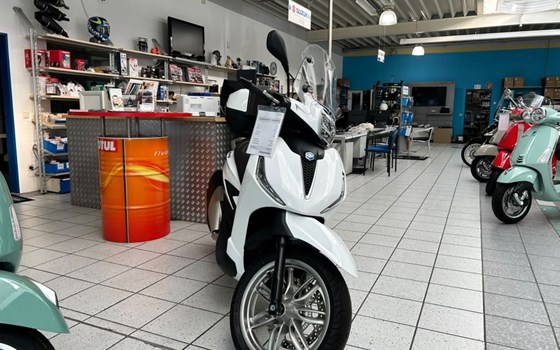 Gebrauchtmotorrad Piaggio Beverly 400 hpe - Bild 2