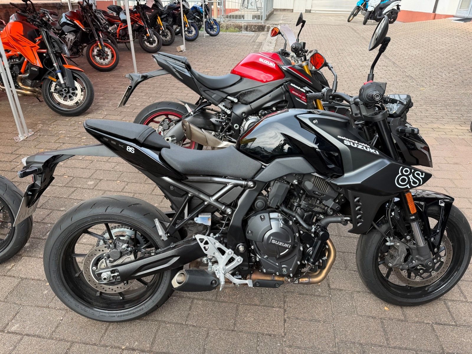 Suzuki GSX-8S