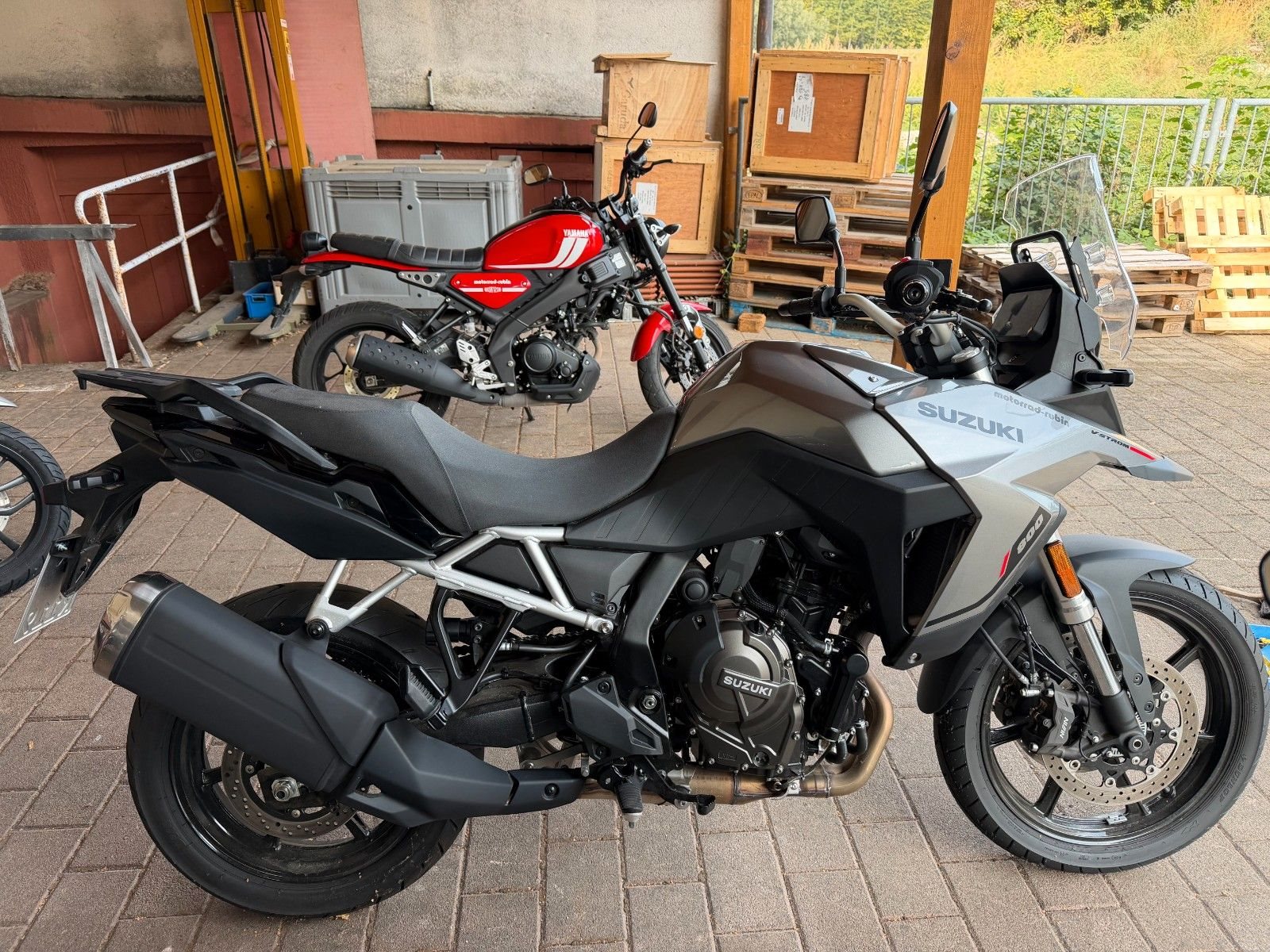 Suzuki V-Strom 800