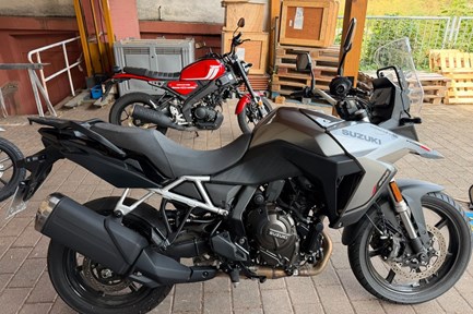 Suzuki V-Strom 800