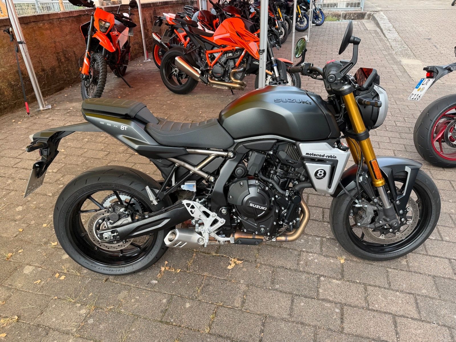 Suzuki GSX-8T