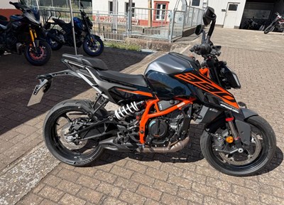 GEBRAUCHTFAHRZEUG KTM 390 Duke