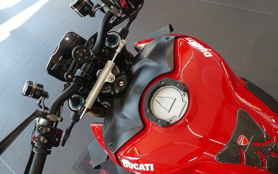 Gebrauchtmotorrad Ducati Streetfighter S - Bild 7