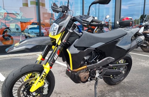 Gebrauchtmotorrad Husqvarna 701 Supermoto