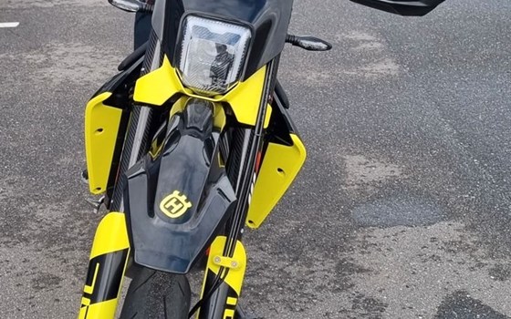 Gebrauchtmotorrad Husqvarna 701 Supermoto - Bild 5