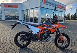 Neumotorrad KTM 125 SMC R