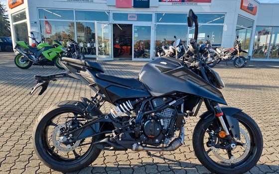 Neufahrzeug KTM 125 Duke - Bild 1