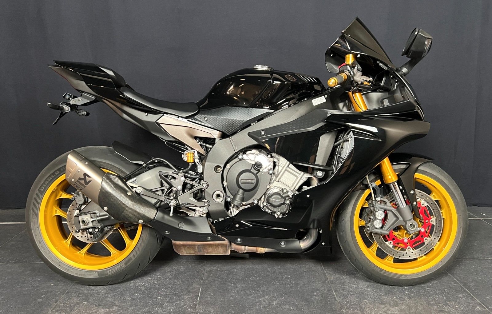 Yamaha R1