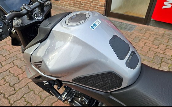 Gebrauchtmotorrad Honda CB750 Hornet - Bild 9