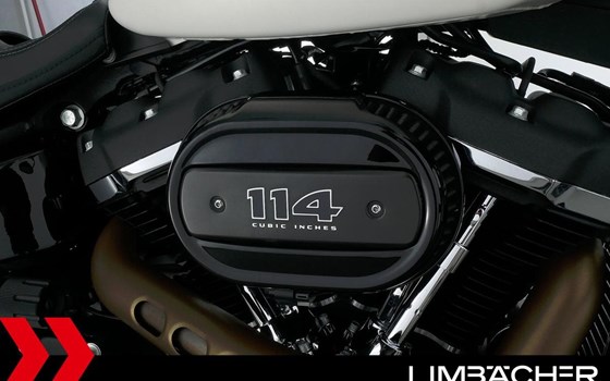 Gebrauchtmotorrad Harley-Davidson Softail Fat Bob 114 FXFBS - Bild 16