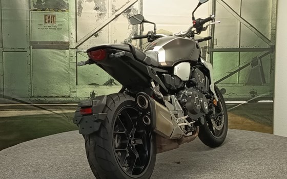 Gebrauchtmotorrad Honda CB 1000 R - Bild 5