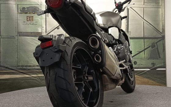 Gebrauchtmotorrad Honda CB 1000 R - Bild 6