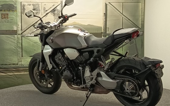 Gebrauchtmotorrad Honda CB 1000 R - Bild 14