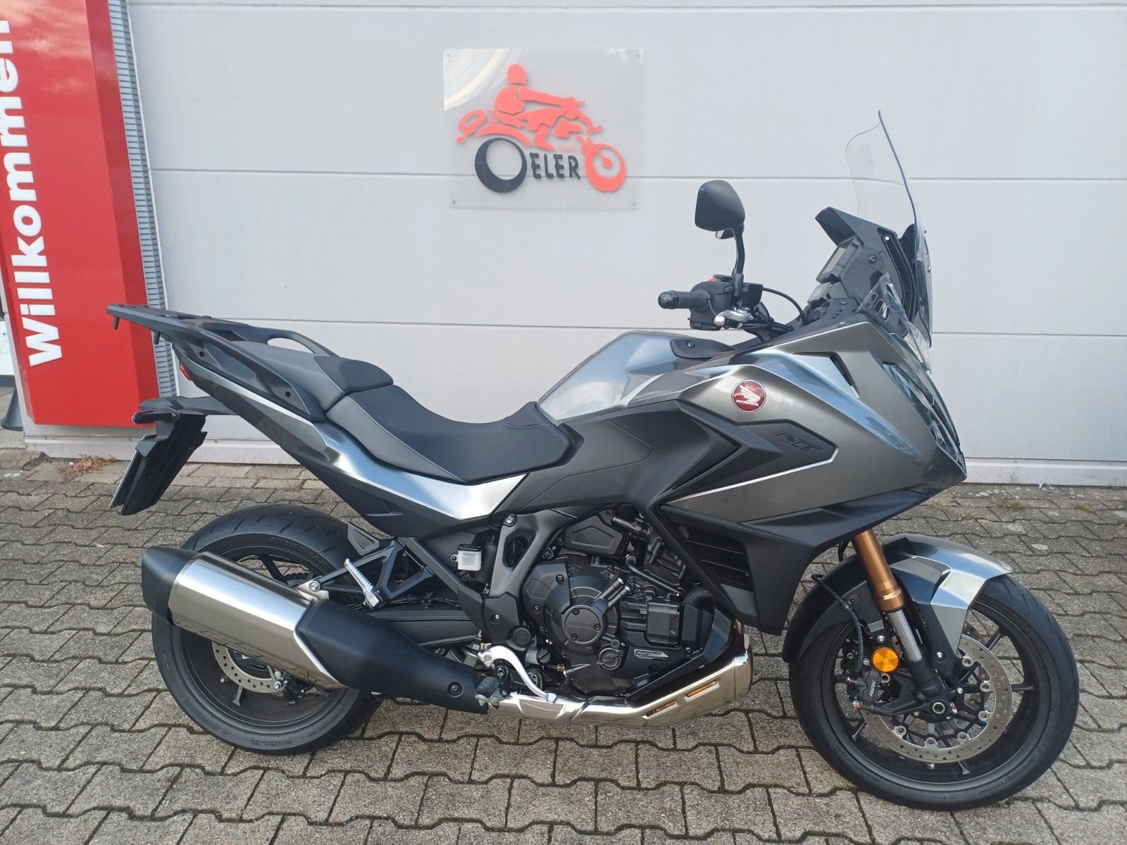 Honda NT1100 DCT Electronic Suspension
