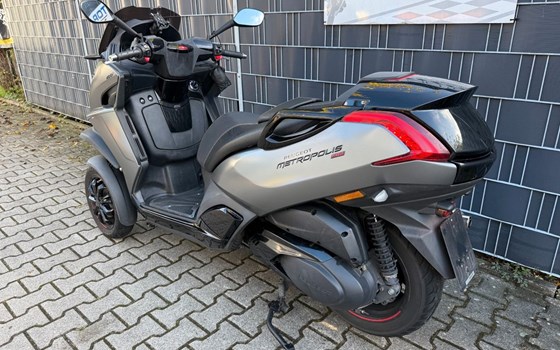 Gebrauchtmotorrad Peugeot Metropolis 400 - Bild 5