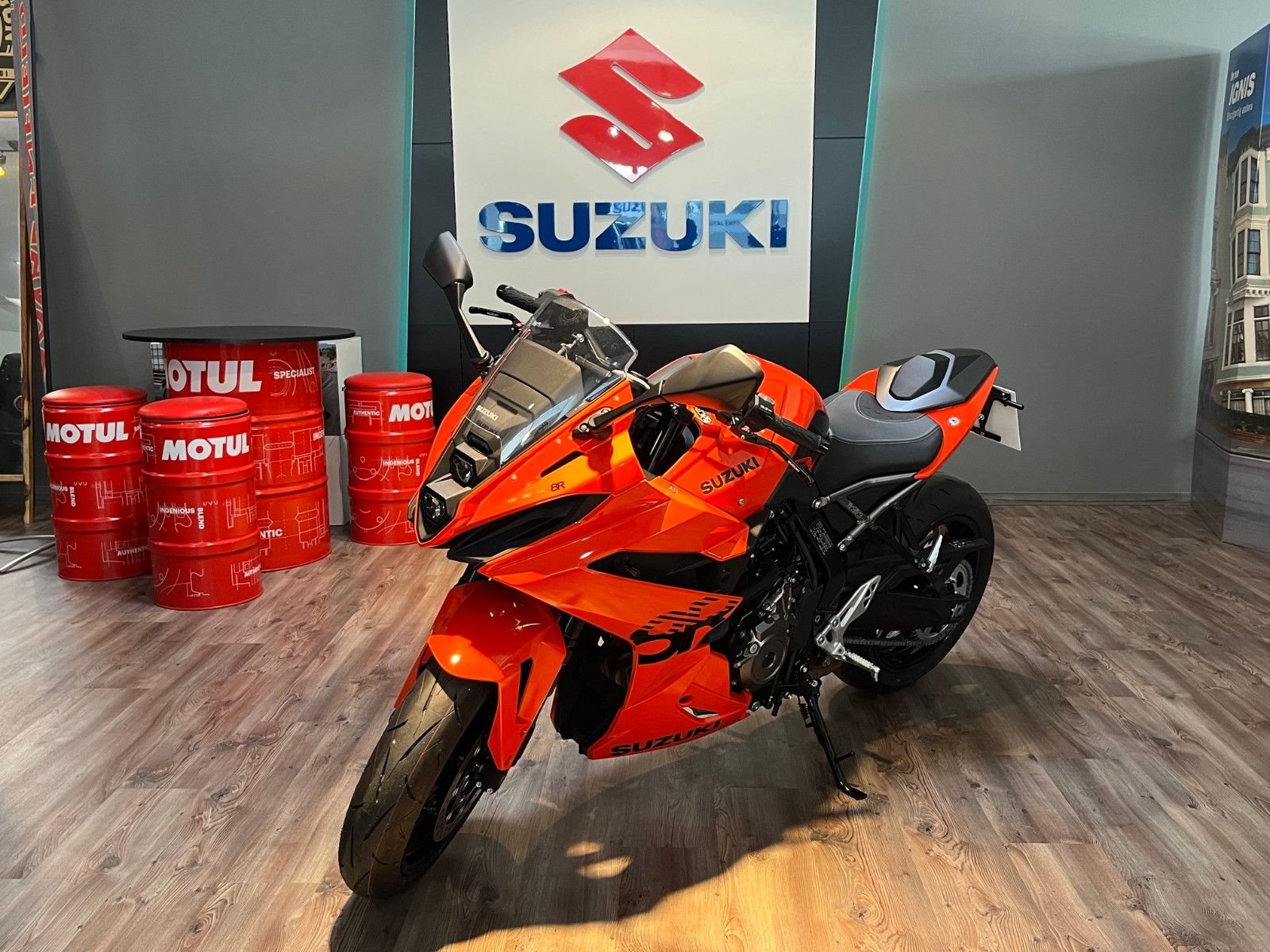 Suzuki GSX-8R Daidai-Iro Edition