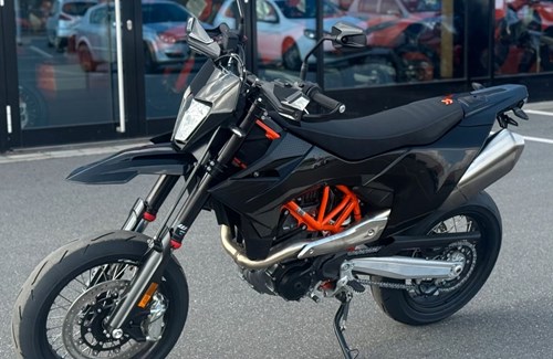 Neumotorrad KTM 690 SMC R