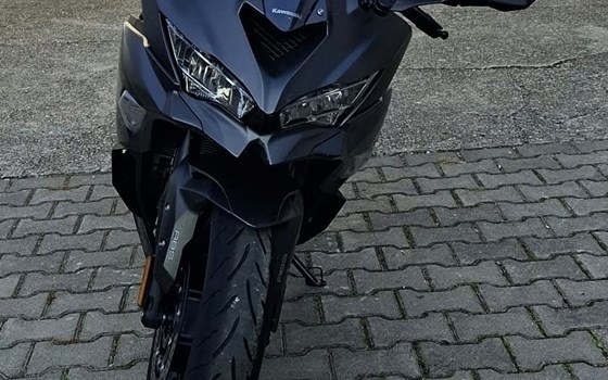 Gebrauchtmotorrad Kawasaki Ninja ZX-4RR - Bild 2