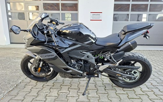 Gebrauchtmotorrad Kawasaki Ninja ZX-4RR - Bild 7