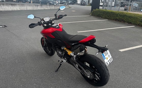 Gebrauchtmotorrad Ducati Hypermotard V2 - Bild 5