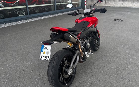 Gebrauchtmotorrad Ducati Hypermotard V2 - Bild 7