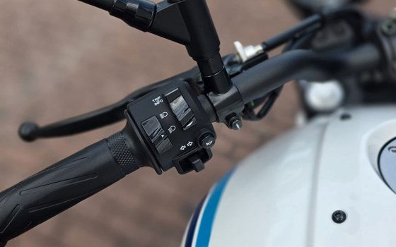 Gebrauchtmotorrad Yamaha XSR700 - Bild 5