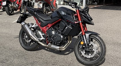 Neumotorrad Honda CB750 Hornet