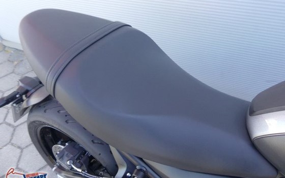 Gebrauchtmotorrad Triumph Trident 660 - Bild 4