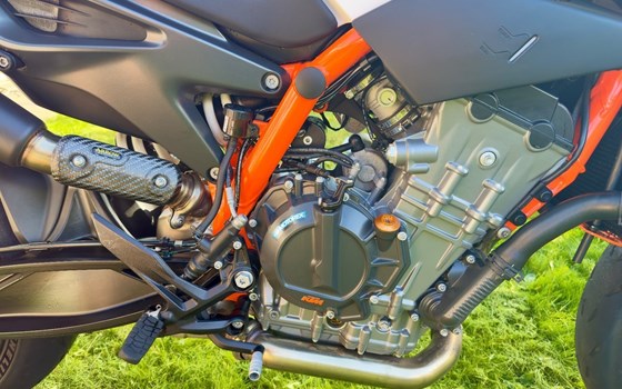 Gebrauchtmotorrad KTM 890 Duke R - Bild 10
