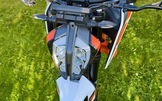 Gebrauchtmotorrad KTM 890 Duke R - Bild 4