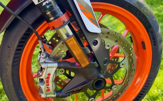 Gebrauchtmotorrad KTM 890 Duke R - Bild 6